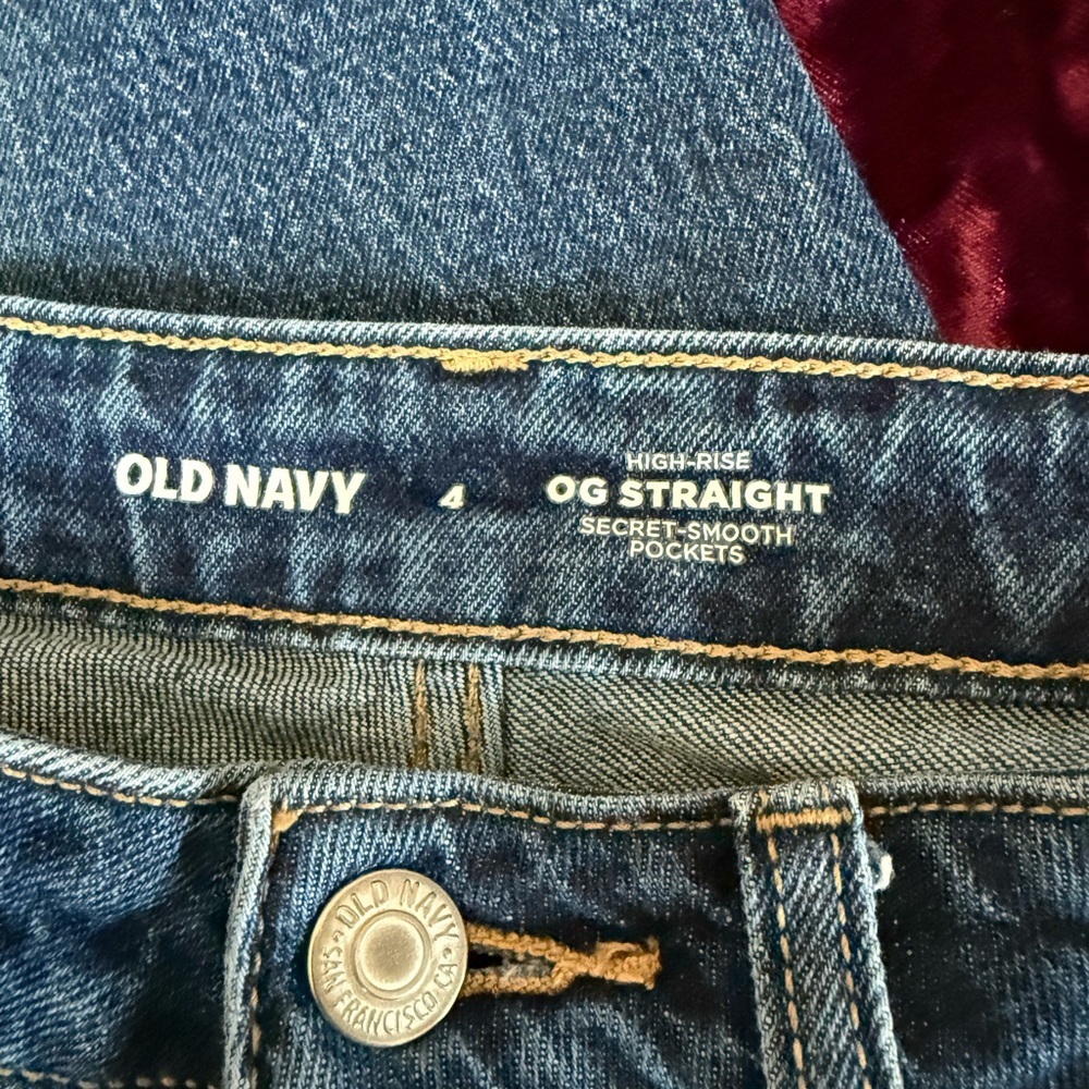 Old Navy Straight-Leg Midwash Blue Jeans - Picture 4 of 4